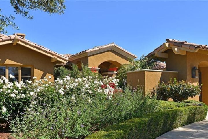 美国加州兰乔圣菲7卧8卫的房产